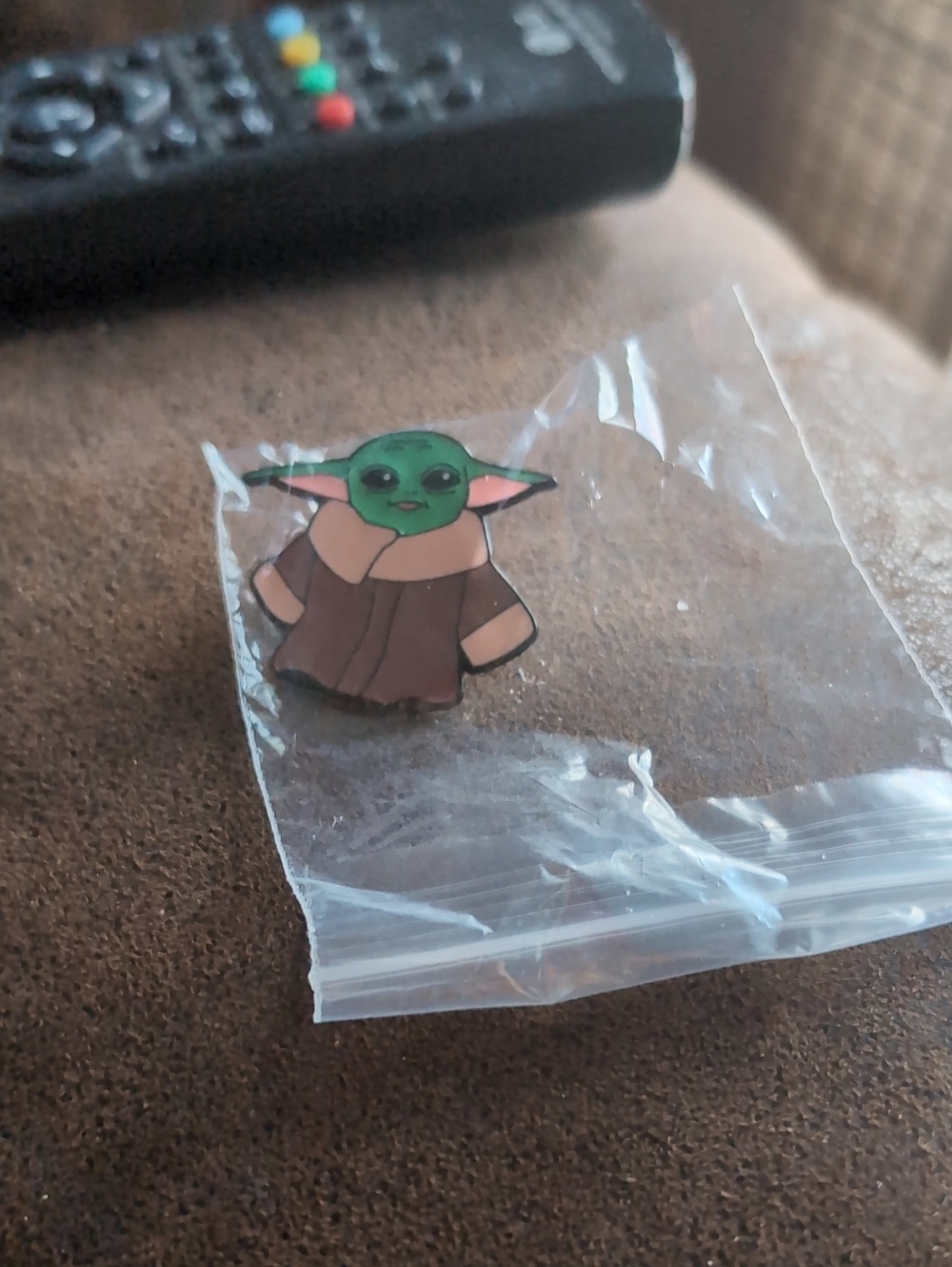 3/8⚡ Grogu Happy Pin